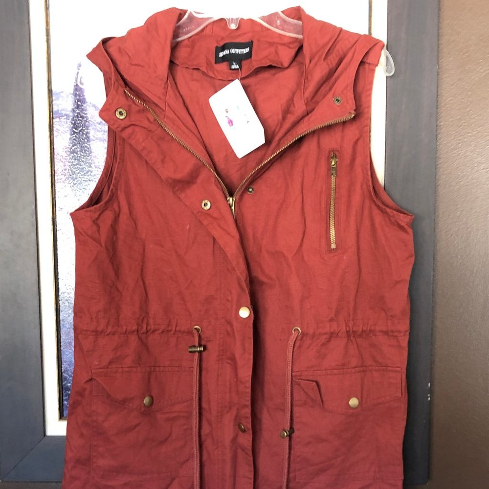 NWT Zenana Outfitters vest - sz L